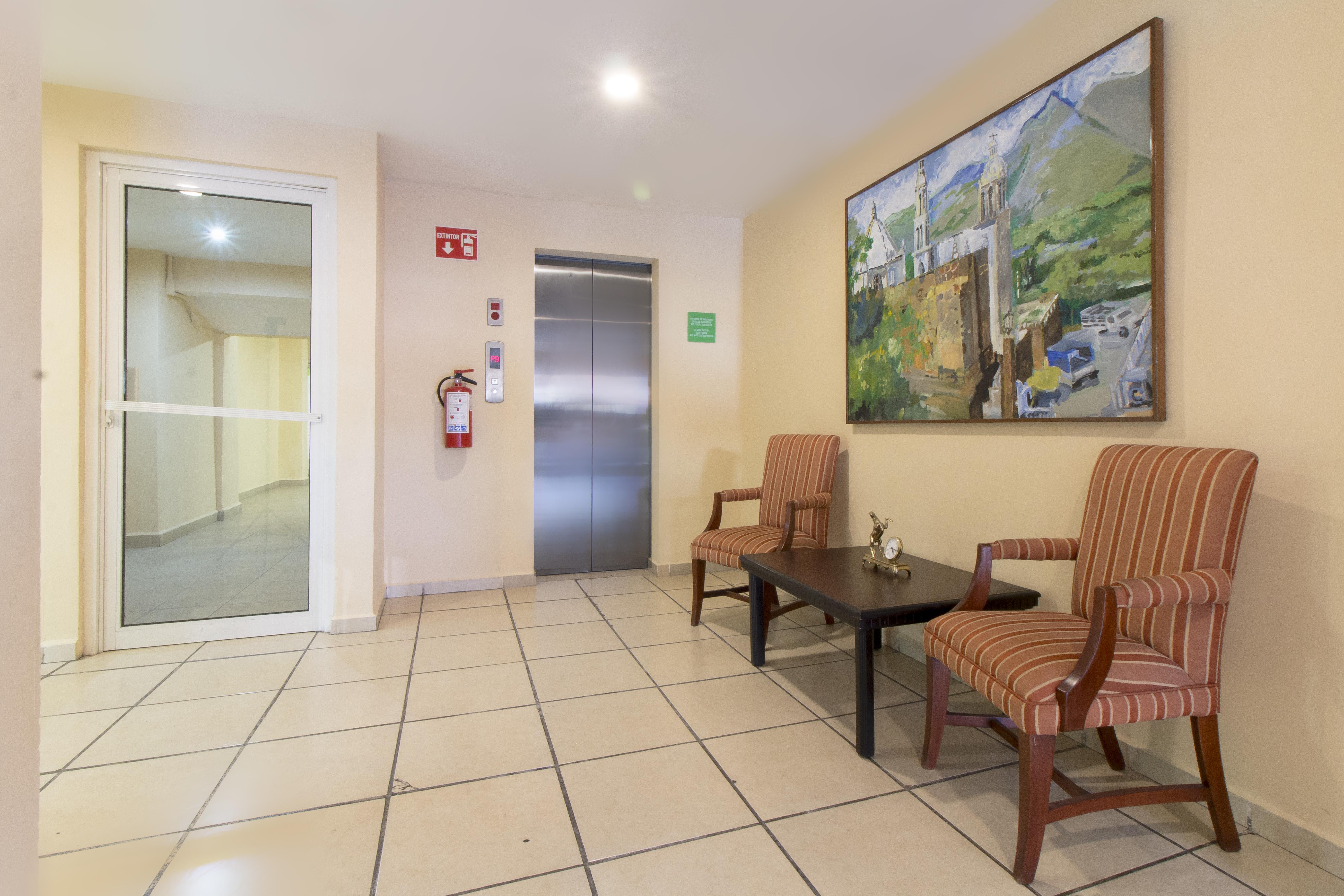 Chn Hotel Monterrey Santa Fe Εξωτερικό φωτογραφία